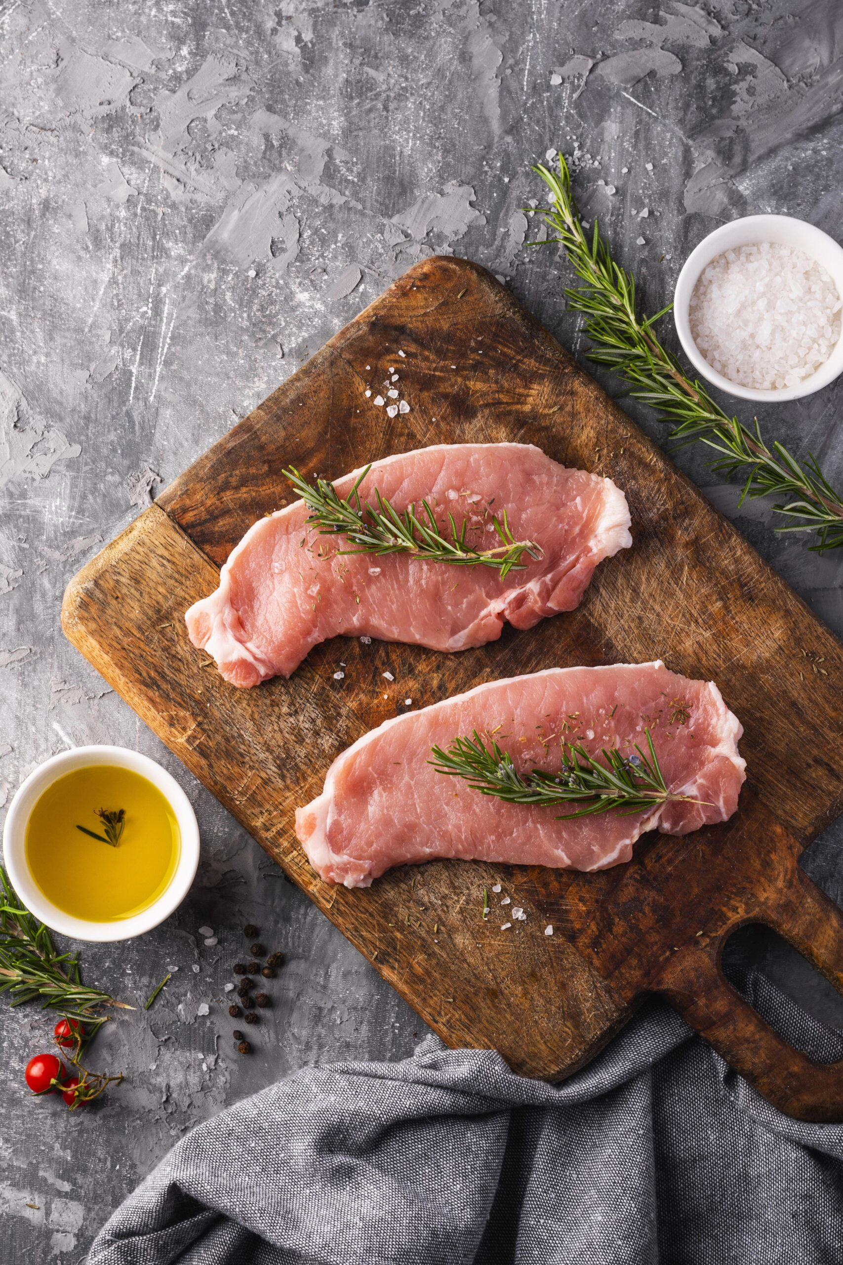 flat-lay-raw-meat-concept