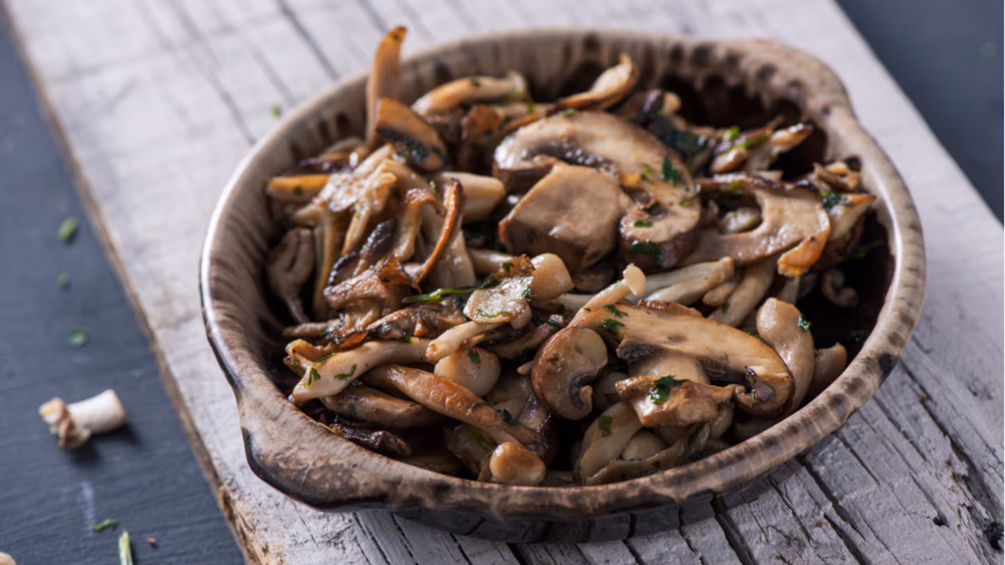 hongos-los-mejores-tips-para-elegir-y-cocinar-champignones-C7MDYXZRRBHA3BNYT236PGTEPY